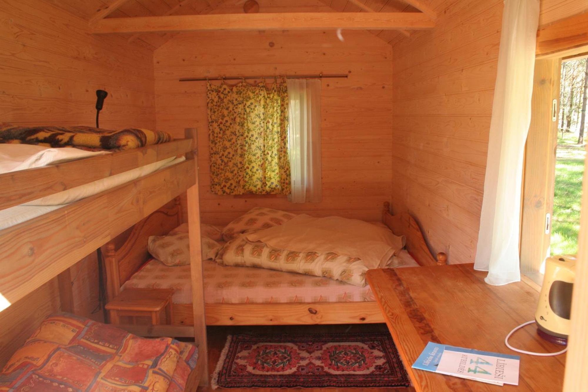 Guest House Pitagi Kosrags Ngoại thất bức ảnh