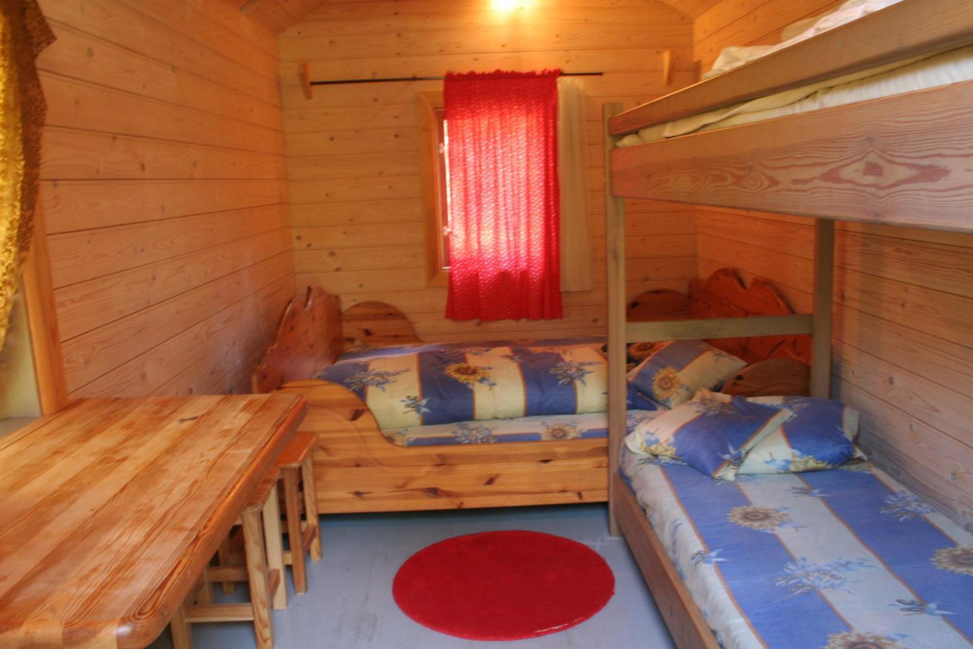 Guest House Pitagi Kosrags Ngoại thất bức ảnh